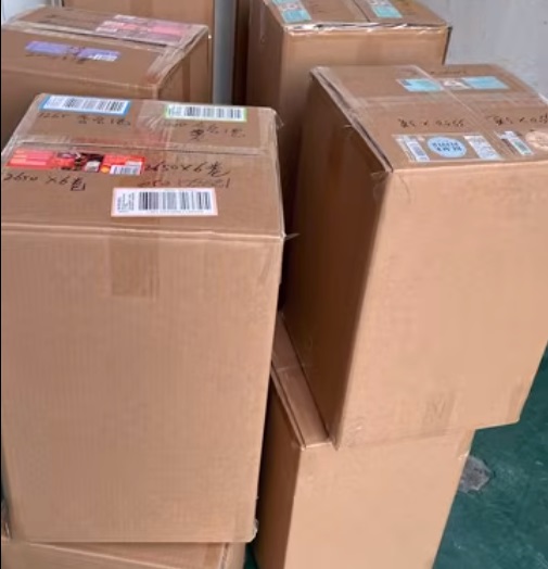 Xinsen 粘着ラベルの梱包と出荷が成功し、高品質のラベル ソリューションを世界中に提供